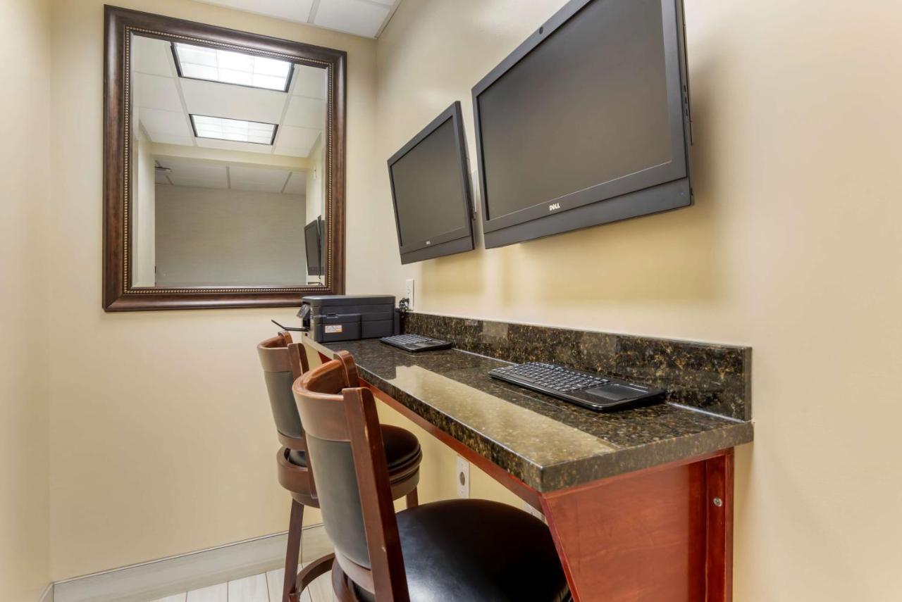 Best Western Plus Vineyard Inn And Suites Penn Yan Exterior foto