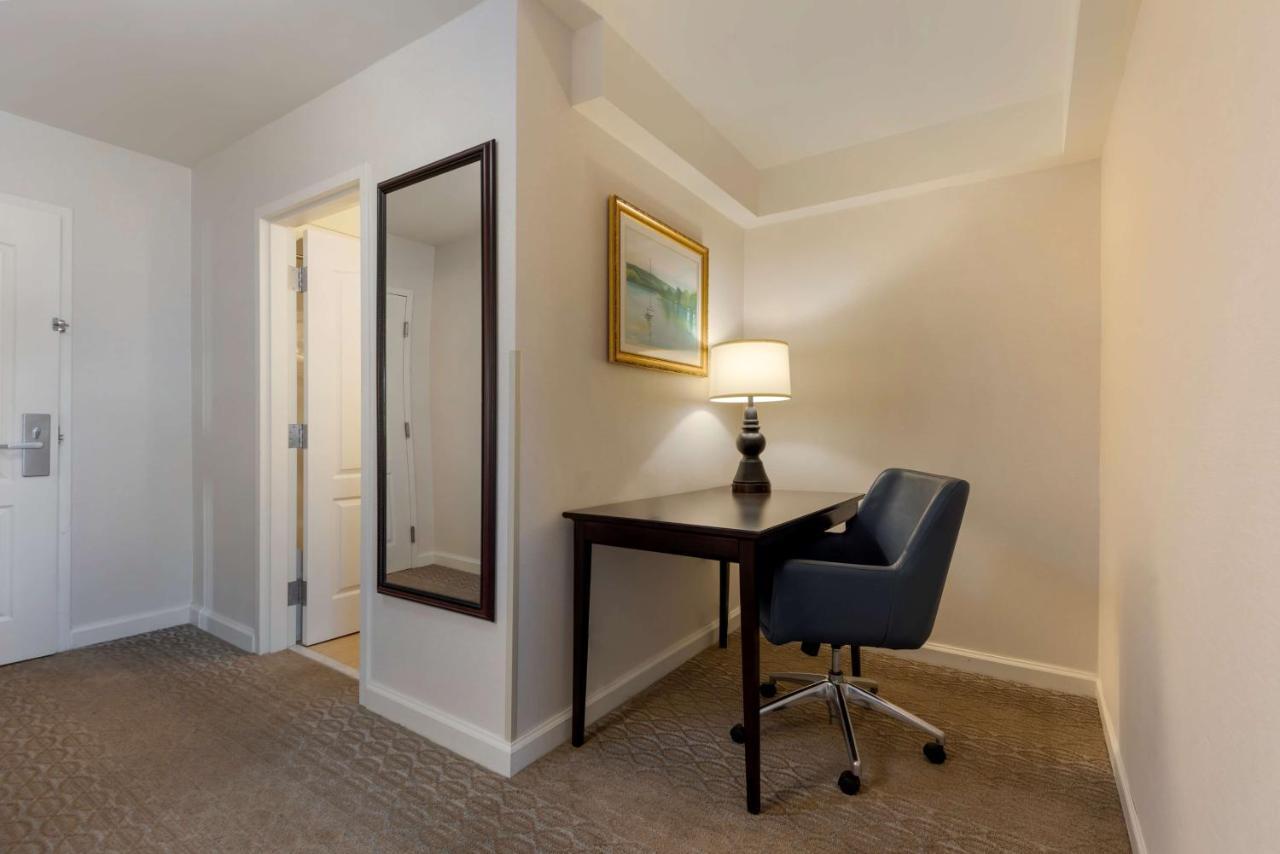 Best Western Plus Vineyard Inn And Suites Penn Yan Exterior foto